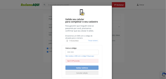 Printscreen da página de Cadastro do Reclame Aqui. Há um alerta de indicação de CPF já utilizado.
